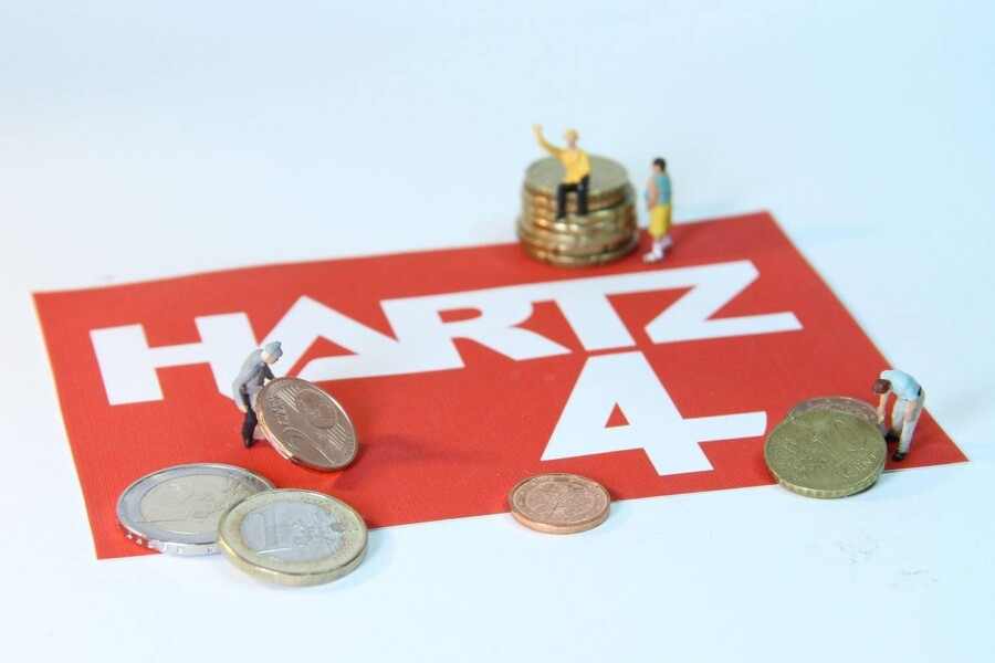 Czy z umowy zlecenia przysługuje świadectwo pracy?